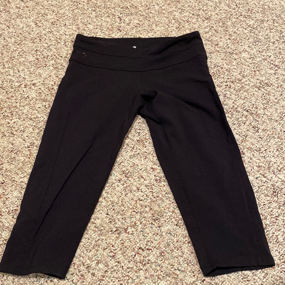 Small black tuff athletics capri leggings